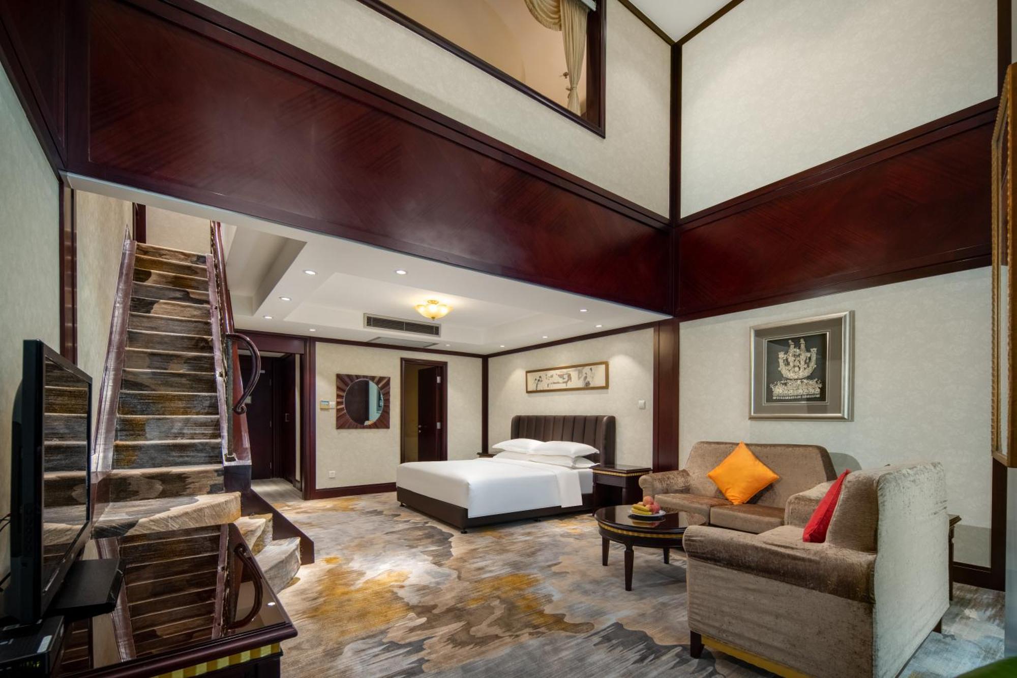 Gem Flower - North Bund Hotel