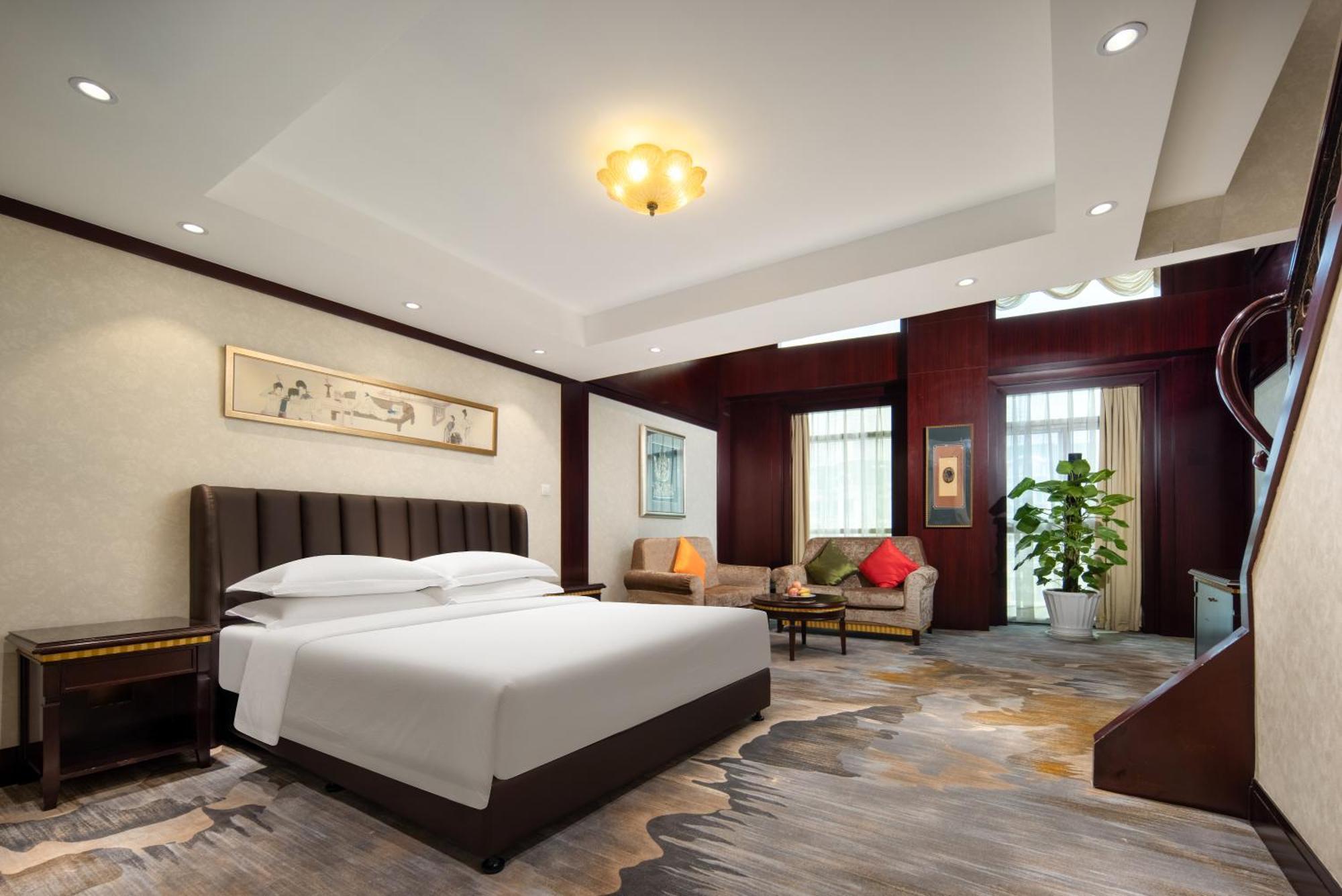 Gem Flower - North Bund Hotel 4*